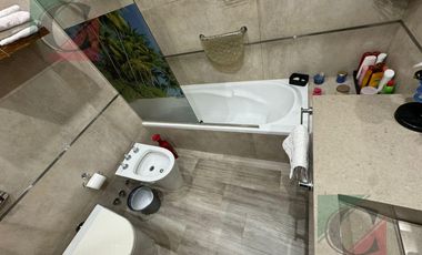 CASA 5 AMB. VENTA LANUS C/QUINCHO JARDIN Y PILETA