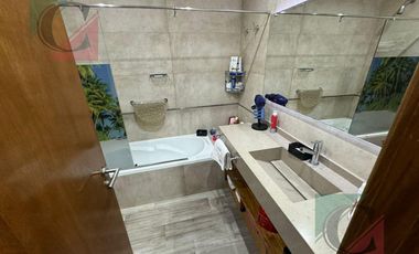 CASA 5 AMB. VENTA LANUS C/QUINCHO JARDIN Y PILETA