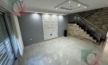 CASA 5 AMB. VENTA LANUS C/QUINCHO JARDIN Y PILETA