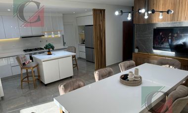 CASA 5 AMB. VENTA LANUS C/QUINCHO JARDIN Y PILETA