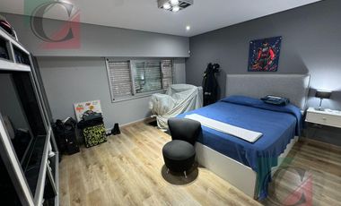 CASA 5 AMB. VENTA LANUS C/QUINCHO JARDIN Y PILETA