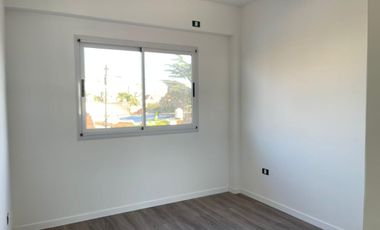 Venta Departamento 3 Amb. en Ramos Mejía  A Estrenar - C/Balcón al Fte.