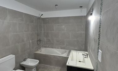PH a estrenar, 3 ambientes, con cochera y patio