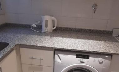 Departamento en  1 Amb a nuevo amueblado. Excelente zona, patio y terraza. Alquiler Temporario