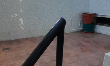 Departamento en  1 Amb a nuevo amueblado. Excelente zona, patio y terraza. Alquiler Temporario