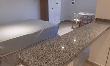 Departamento en  1 Amb a nuevo amueblado. Excelente zona, patio y terraza. Alquiler Temporario