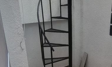 Departamento en  1 Amb a nuevo amueblado. Excelente zona, patio y terraza. Alquiler Temporario