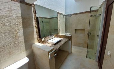 CASA EN VENTA CON RECAMARA EN PLANTA BAJA EN SAN MIGUEL DE ALLENDE.