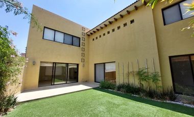 CASA EN VENTA CON RECAMARA EN PLANTA BAJA EN SAN MIGUEL DE ALLENDE.