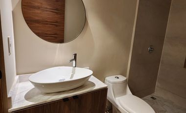 Villa de dos niveles en colonia Aleman.