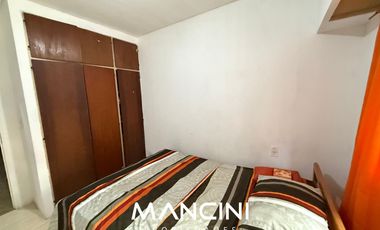 Casa en venta de 4 ambientes con cochera y fondo libre - Villa Ballester