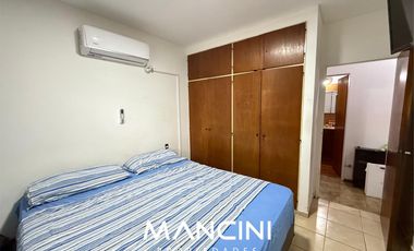 Casa en venta de 4 ambientes con cochera y fondo libre - Villa Ballester