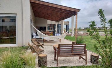 El Cantón . Golf | Alquiler temporario | Muy linda casa con vista al golf