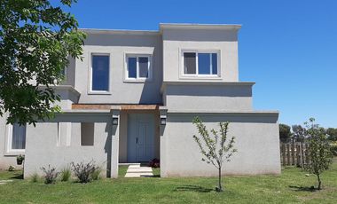El Cantón . Golf | Alquiler temporario | Muy linda casa con vista al golf