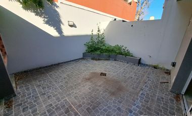 PH a estrenar, 3 ambientes, con cochera y patio