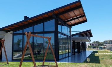 Moderna Casa en Venta en Carpinchos - Nordelta