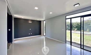 Casa en Altos del Casco, Zárate. Terreno de 620 m2. Parque, pileta, galería y parrilla.