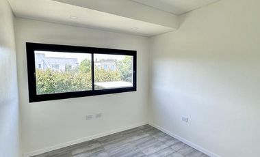 Casa en Altos del Casco, Zárate. Terreno de 620 m2. Parque, pileta, galería y parrilla.