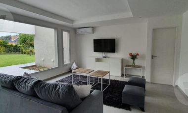 Casa en venta con renta - Barrio Santa Juana, Canning