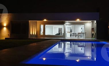 Casa en venta con renta - Barrio Santa Juana, Canning
