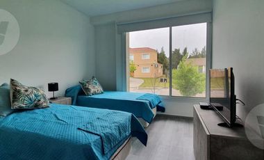 Casa en venta con renta - Barrio Santa Juana, Canning