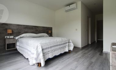 Casa en venta con renta - Barrio Santa Juana, Canning