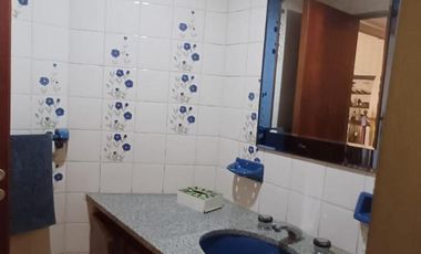 Esplendido Chalet en Quilmes Oeste con 5 Ambientes, Cochera y Patio.