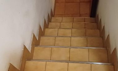 Esplendido Chalet en Quilmes Oeste con 5 Ambientes, Cochera y Patio.