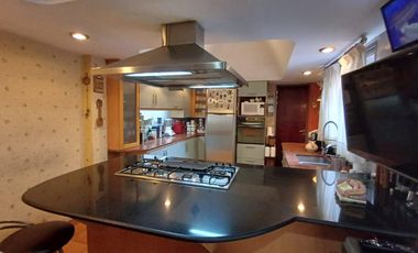 Esplendido Chalet en Quilmes Oeste con 5 Ambientes, Cochera y Patio.