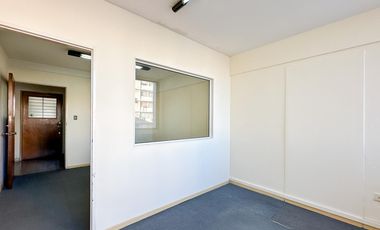 Oficina en  Venta, Centro , Rosario, subdividida en dos privados, oportunidad !