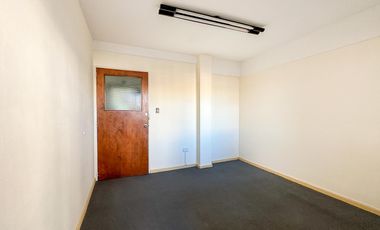 Oficina en  Venta, Centro , Rosario, subdividida en dos privados, oportunidad !