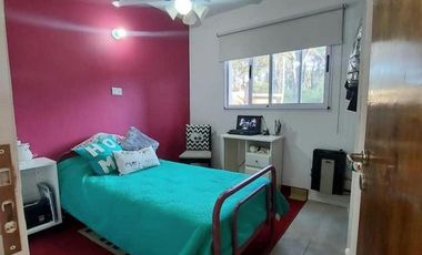 Casa en  alquiler en Costa del Este,  para 4 personas a dos cuadras del mar