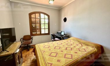 Casa 4 ambientes - 3 dormitorios -  2 baños - Pileta -  Ituzaingó Norte - Ituzaingó Centro