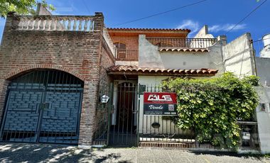 Casa 4 ambientes - 3 dormitorios -  2 baños - Pileta -  Ituzaingó Norte - Ituzaingó Centro