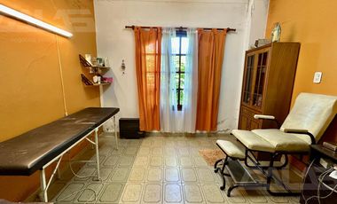 Casa 4 ambientes - 3 dormitorios -  2 baños - Pileta -  Ituzaingó Norte - Ituzaingó Centro
