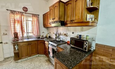 Casa 4 ambientes - 3 dormitorios -  2 baños - Pileta -  Ituzaingó Norte - Ituzaingó Centro