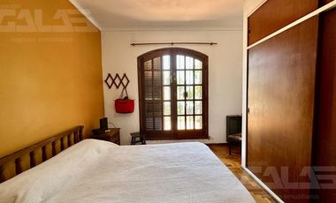 Casa 4 ambientes - 3 dormitorios -  2 baños - Pileta -  Ituzaingó Norte - Ituzaingó Centro