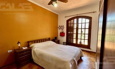 Casa 4 ambientes - 3 dormitorios -  2 baños - Pileta -  Ituzaingó Norte - Ituzaingó Centro