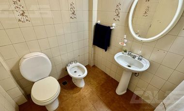 Casa 4 ambientes - 3 dormitorios -  2 baños - Pileta -  Ituzaingó Norte - Ituzaingó Centro