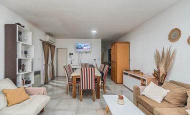 Casa + 2 Locales +  2 departamentos