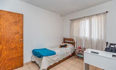 Casa + 2 Locales +  2 departamentos