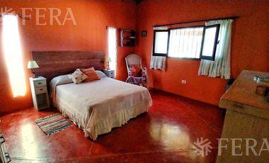 Venta casa 4 ambientes con piscina, quincho con parrilla y galería en Coronel Brandsen
