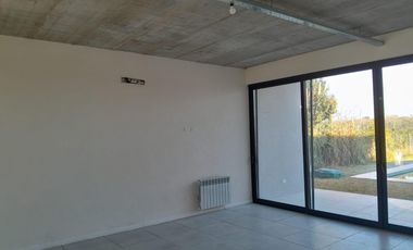CASA EN  VENTA PILAR DEL ESTE - BARRIO SANTA ELENA