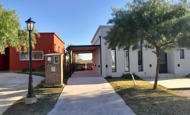 CASA EN  VENTA PILAR DEL ESTE - BARRIO SANTA ELENA