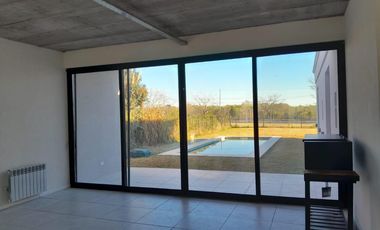 CASA EN  VENTA PILAR DEL ESTE - BARRIO SANTA ELENA