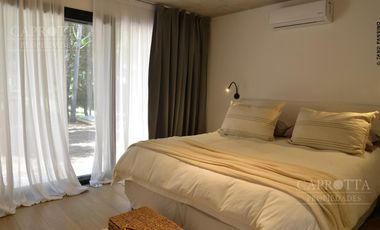 Casa en  venta Costa Esmeralda barrio Deportivo con piscina impecable