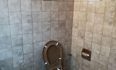Casa en venta - 2 Dormitorios 1 Baño - 300Mts2 - Lomas de Zamora