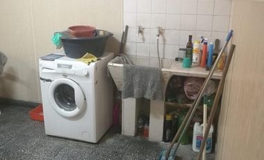 Casa en venta - 2 Dormitorios 1 Baño - 300Mts2 - Lomas de Zamora