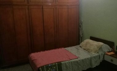 Casa en venta - 2 Dormitorios 1 Baño - 300Mts2 - Lomas de Zamora