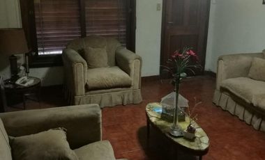 Casa en venta - 2 Dormitorios 1 Baño - 300Mts2 - Lomas de Zamora